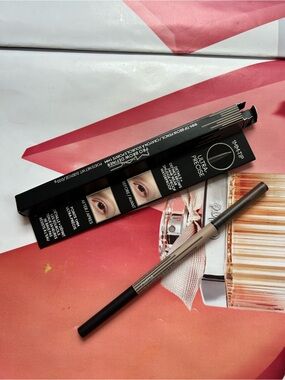 MAC Cosmetics Pro Brow Definer 1MM Tip Brow Pencil OMEGA 0.03 g NEW IN BOX